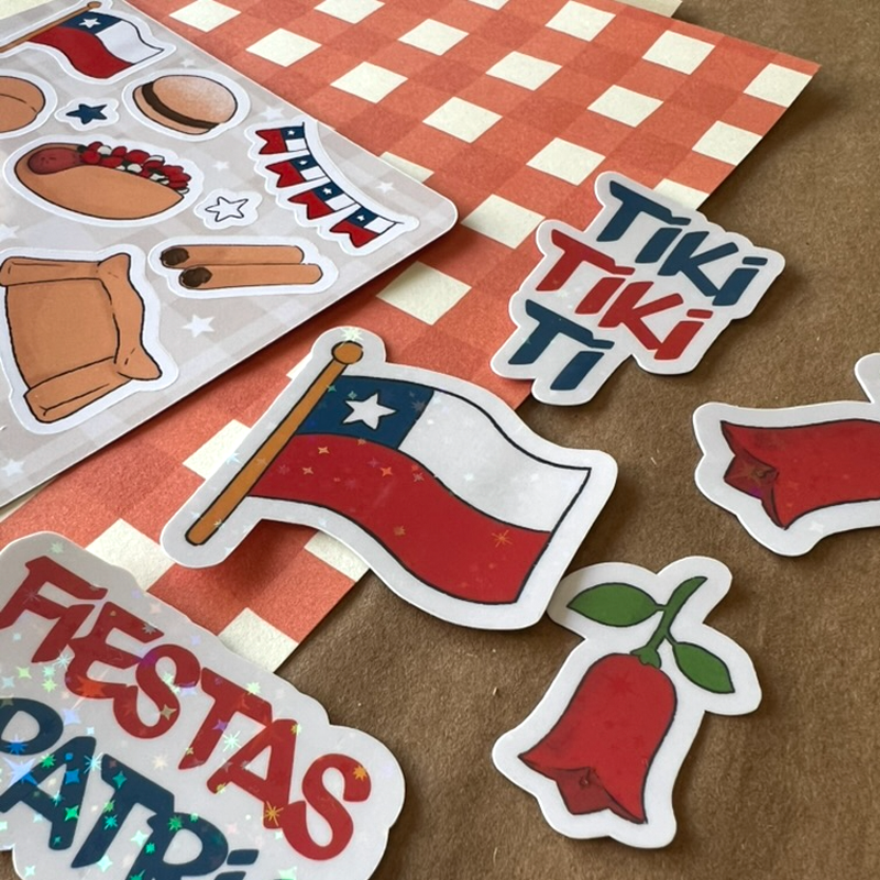 Set Viva Chile para journaling de Fiestas Patrias con 4 papeles decorativos, sticker sheet y 5 stickers holográficos de estrellas.